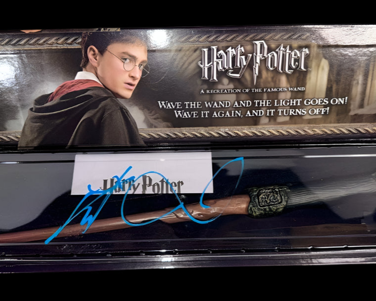 Daniel Radcliffe Signed Replica Wand (Harry Potter) - Beckett COA #02